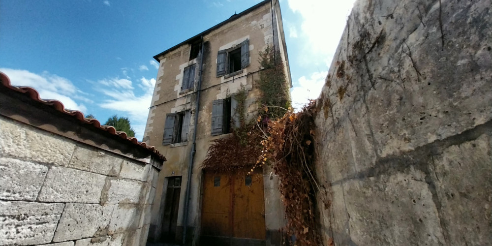 maison à BRANTOME EN PERIGORD (24310)